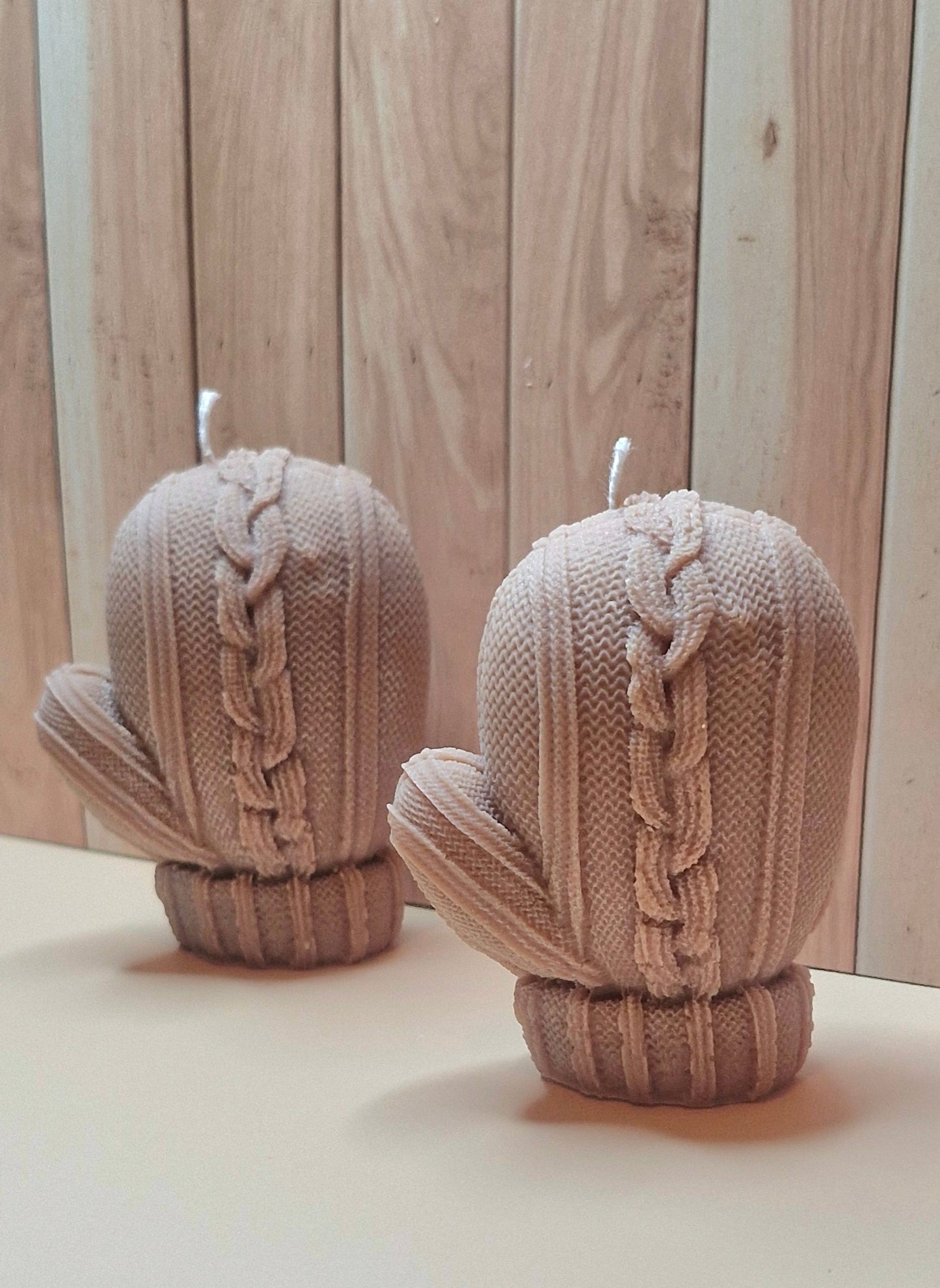 The Knitted Mitten Candle
