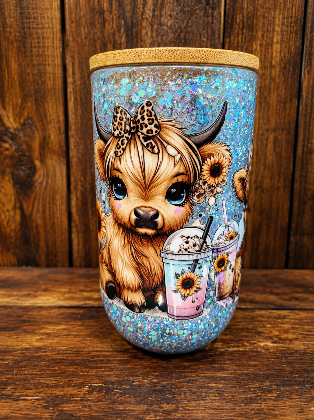 Highland cow snowglobe